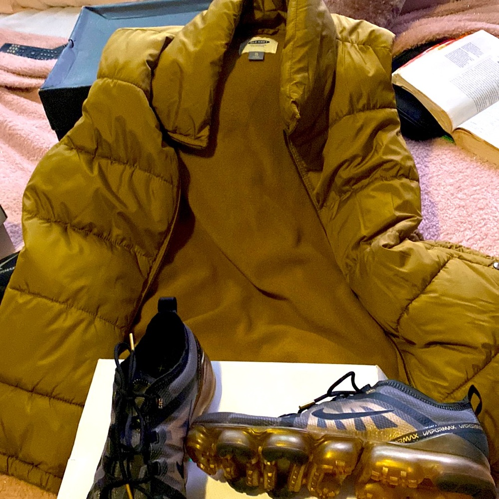 Mens Vest and sneakers. Both slither worn.